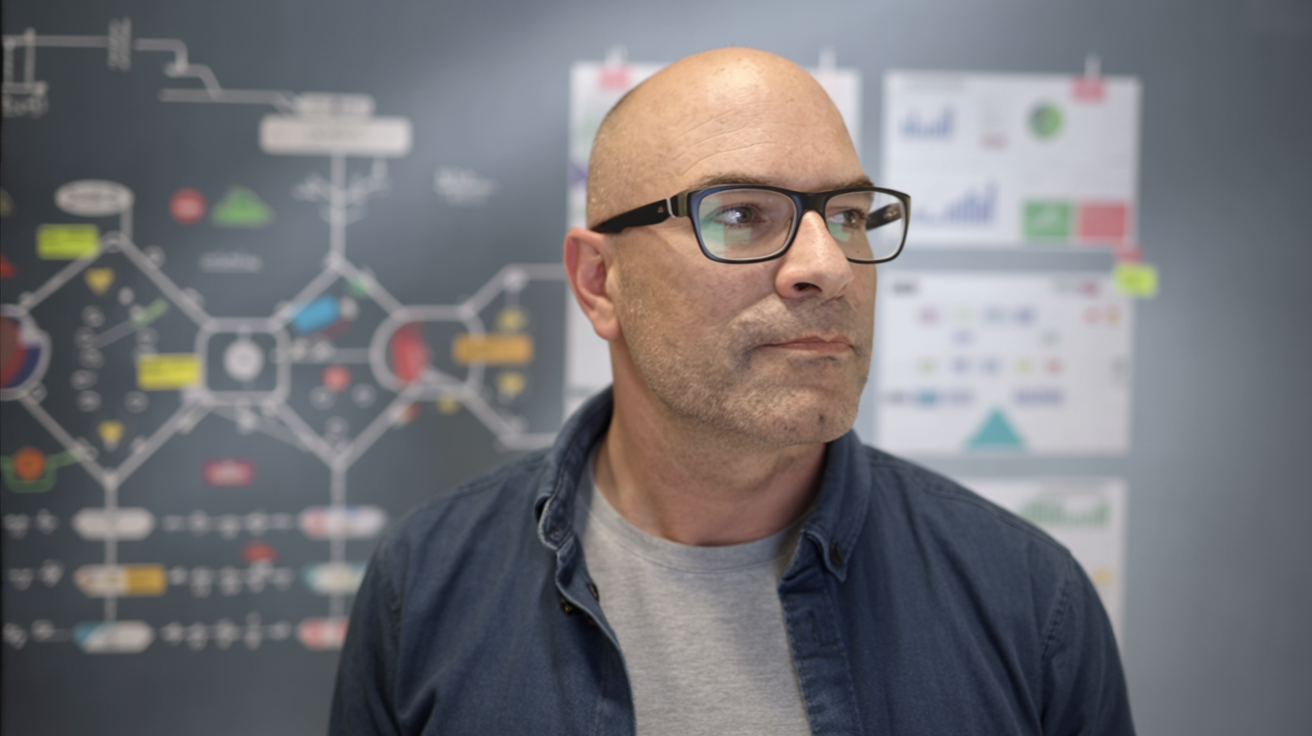 צחי צימט — מלווה עסקים לצמיחה שיווקית מעשית